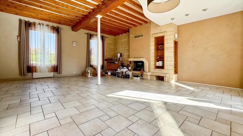 Maison - 256 m² - 8 pièces