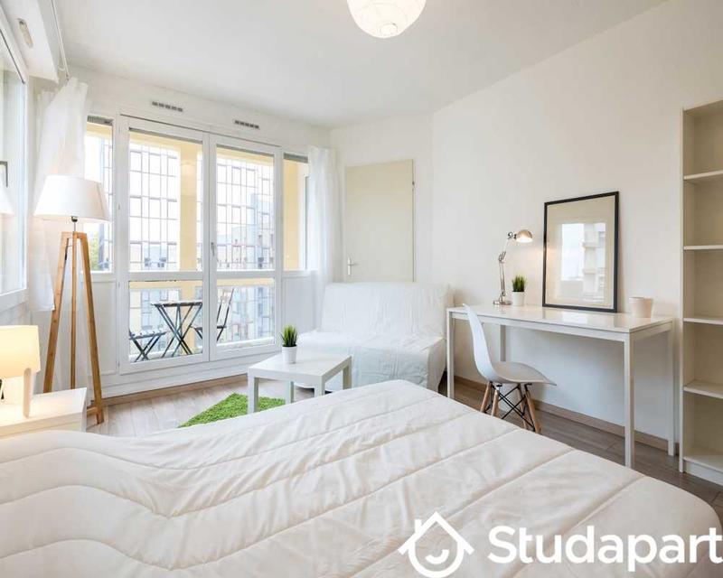 Chambre - 70 m² - 1 pièce