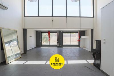 Appartement - 97 m² - 2 pièces