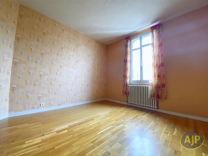 Maison - 182 m² - 7 pièces