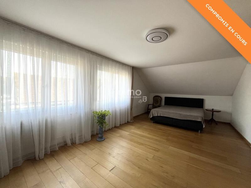 Maison - 252 m² - 10 pièces