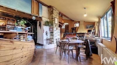 Maison - 285 m² - 13 pièces