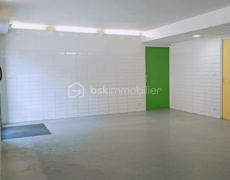 Local commercial - 164 m² - 5 pièces