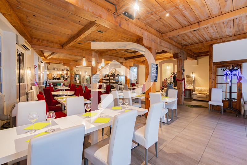 Fonds de commerce - 261 m²