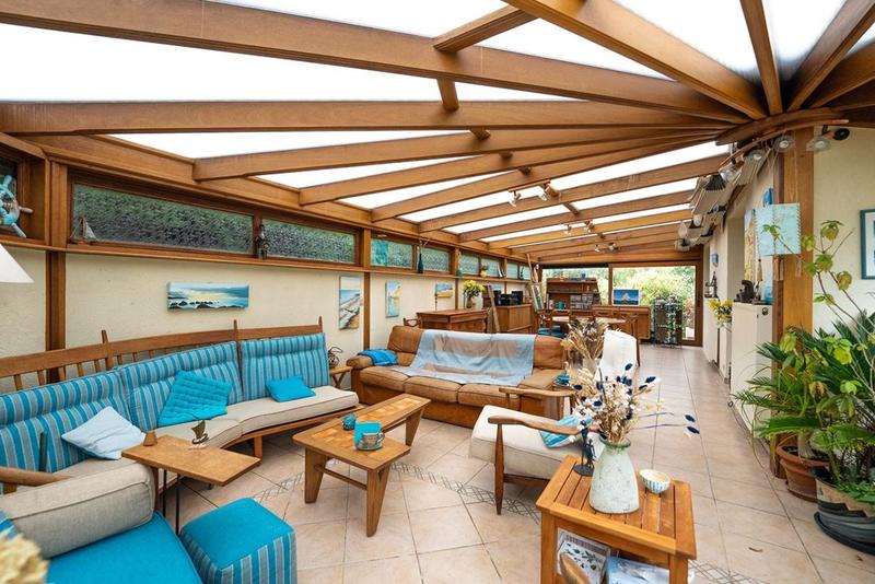 Maison - 243 m² - 9 pièces