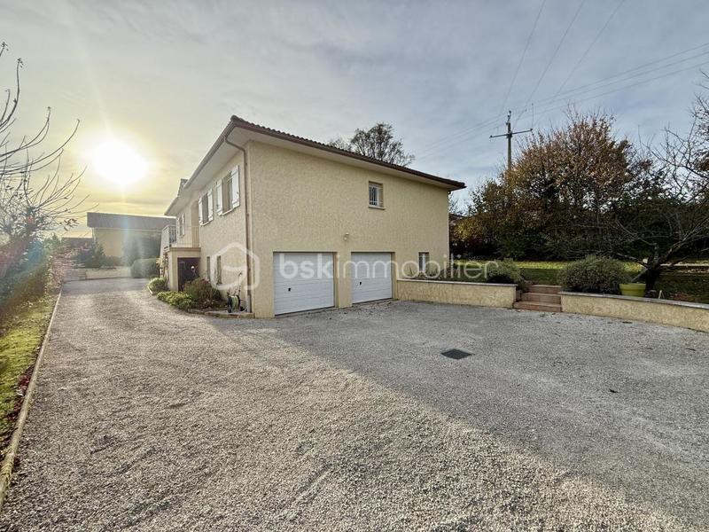 Maison - 143 m² - 6 pièces