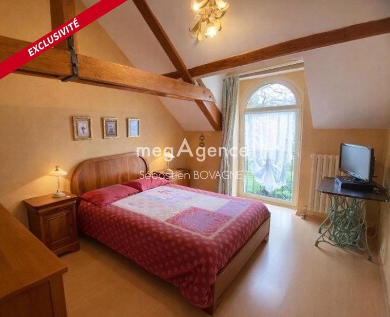 Propriété - 180 m² - 8 pièces