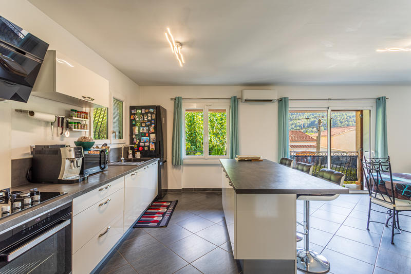 Maison - 140 m² - 5 pièces