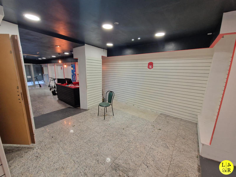 Local commercial - 341 m²