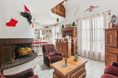 Maison - 140 m² - 5 pièces