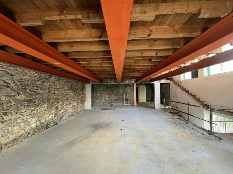 Maison - 362 m² - 6 pièces