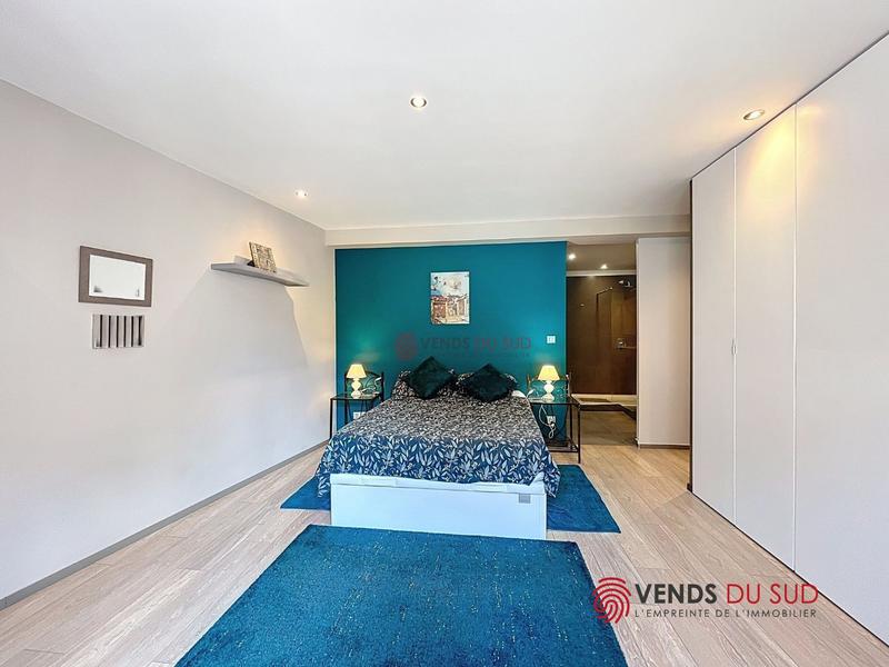 Maison - 246 m² - 6 pièces