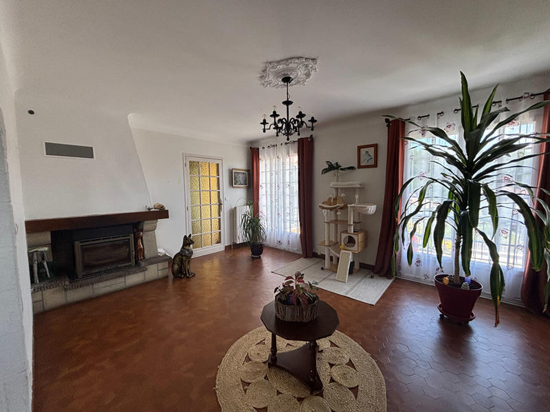 Maison - 250 m² - 7 pièces