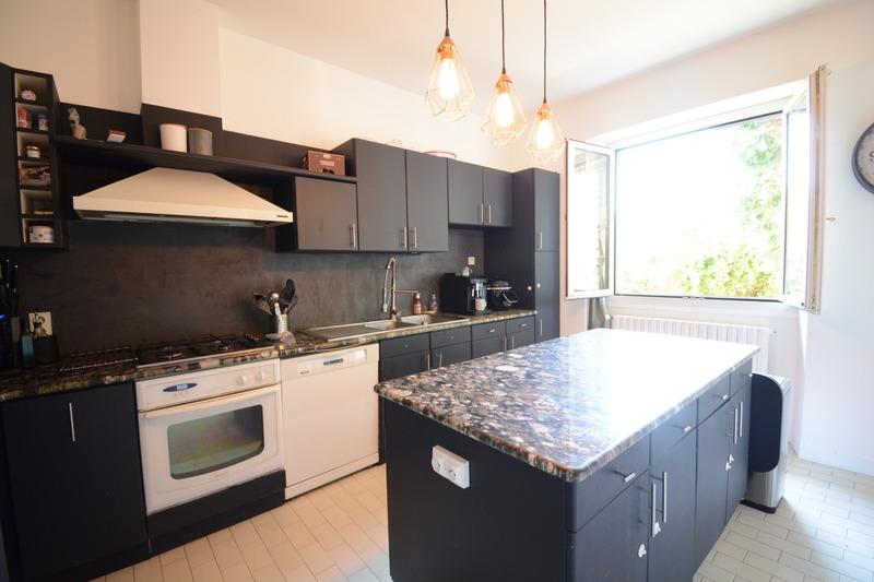 Maison - 221 m² - 7 pièces