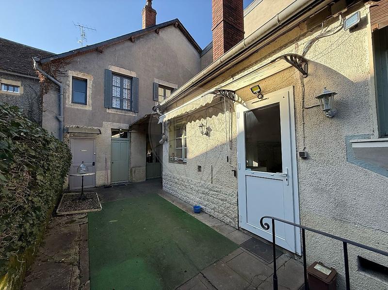 Maison de ville - 239 m² - 10 pièces