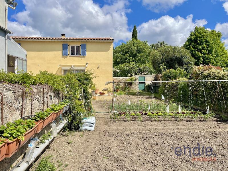 Maison - 316 m² - 10 pièces