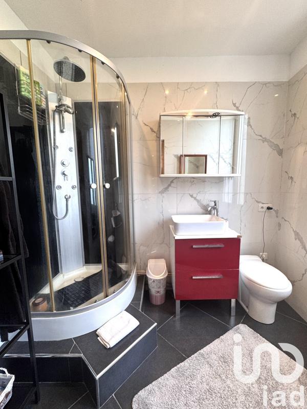 Maison - 181 m² - 7 pièces