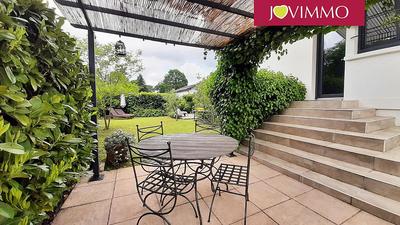 Maison - 196 m² - 7 pièces