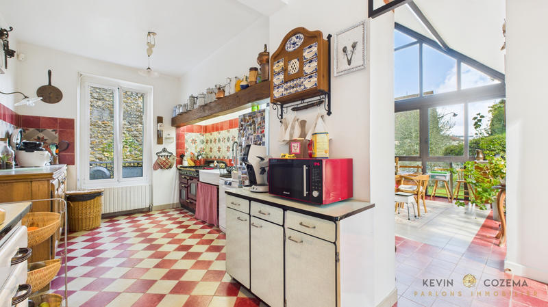 Maison - 212 m² - 10 pièces