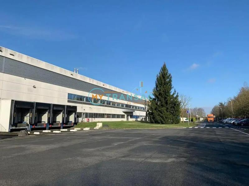 Entrepôt - 6 903 m²