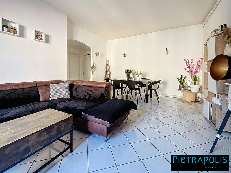 Appartement - 92 m² - 5 pièces