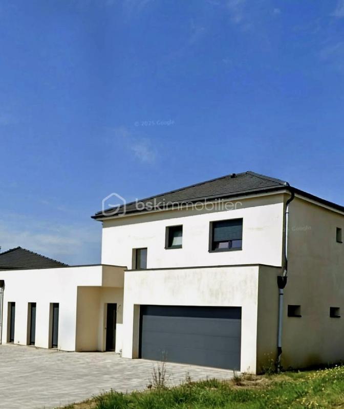 Maison - 150 m² - 6 pièces