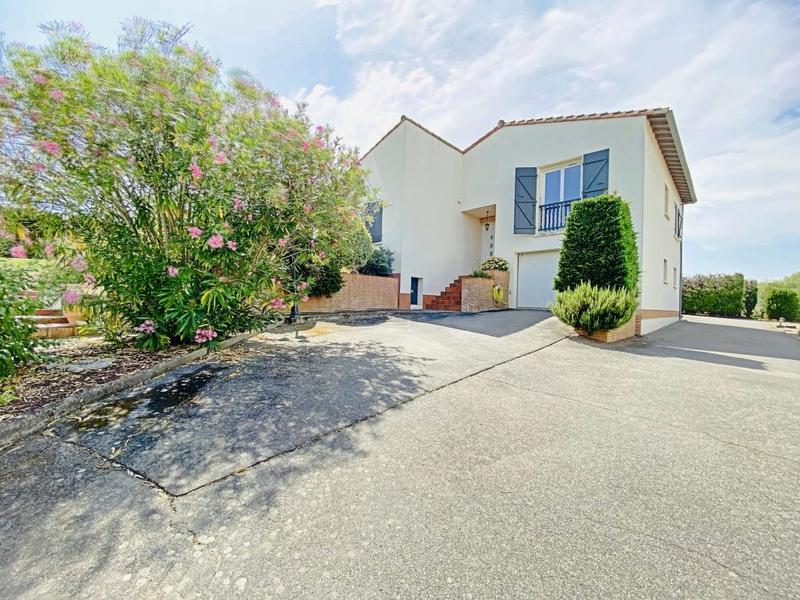 Maison - 180 m² - 8 pièces