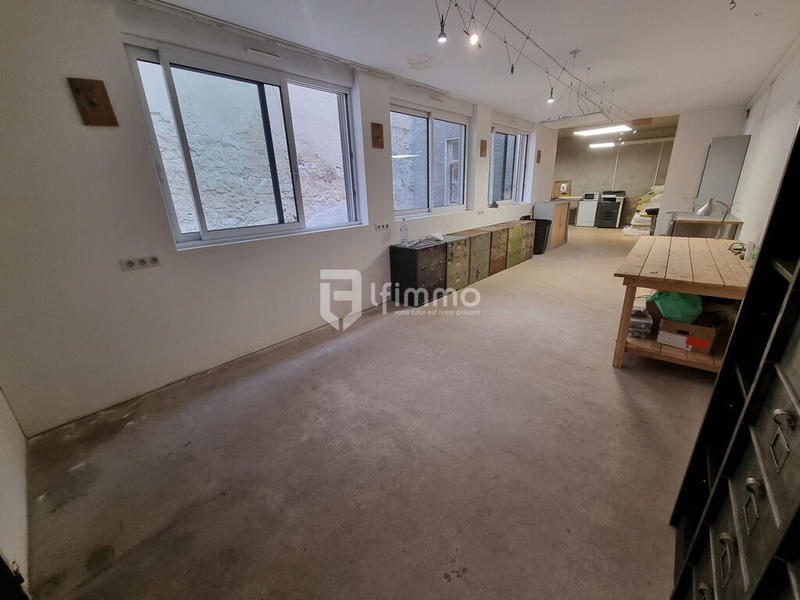 Local commercial - 150 m² - 1 pièce