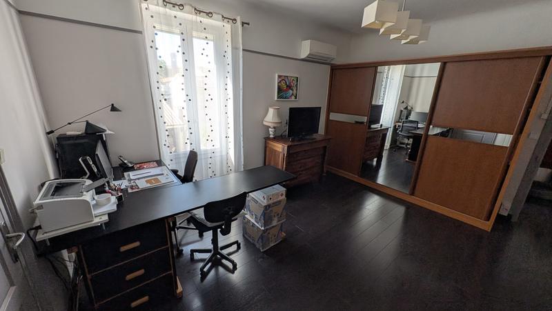 Maison traditionnelle - 175 m² - 6 pièces