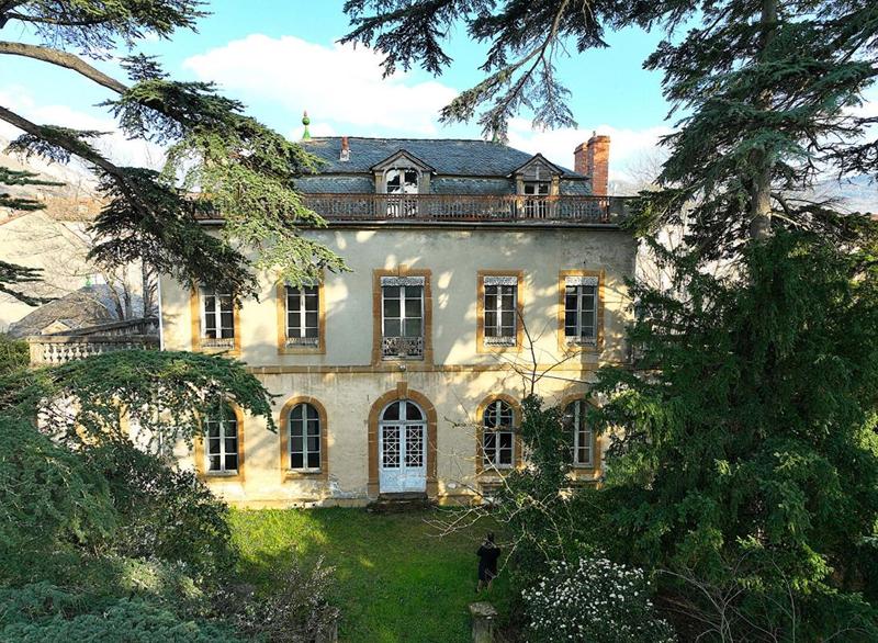 Demeure - 568 m² - 15 pièces