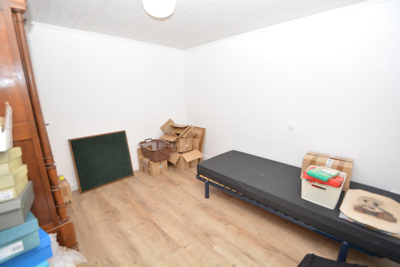 Maison - 234 m² - 10 pièces