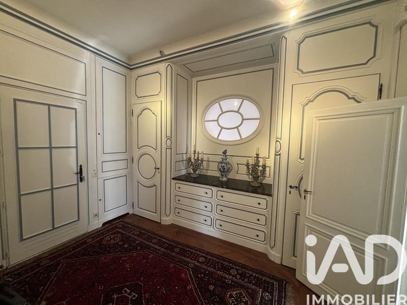 Appartement - 208 m² - 5 pièces