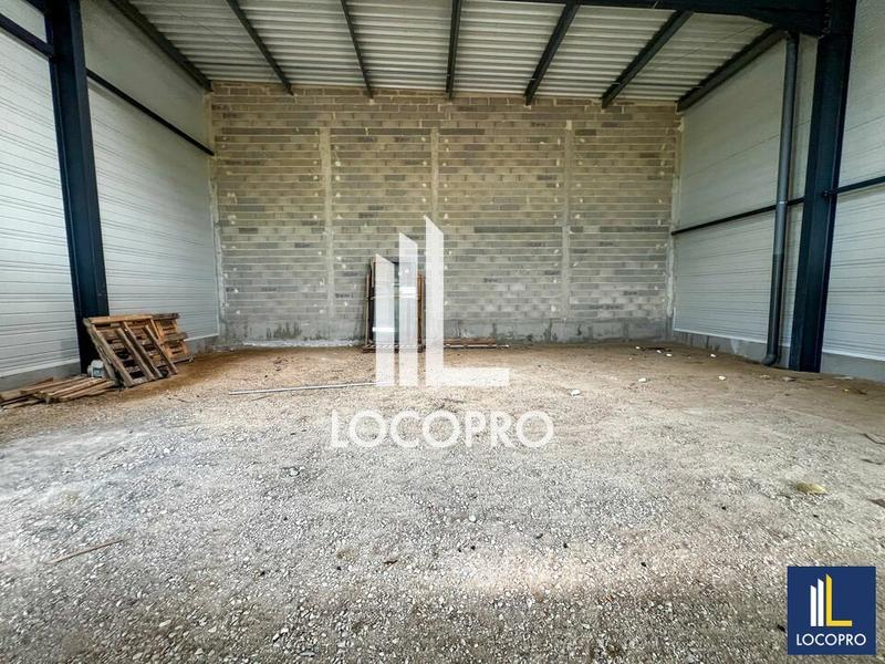 Local d'activité / Entrepôt - 252 m²