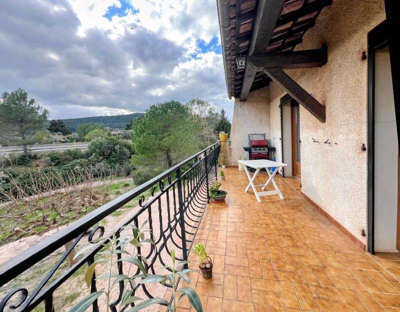 Maison traditionnelle - 182 m² - 7 pièces