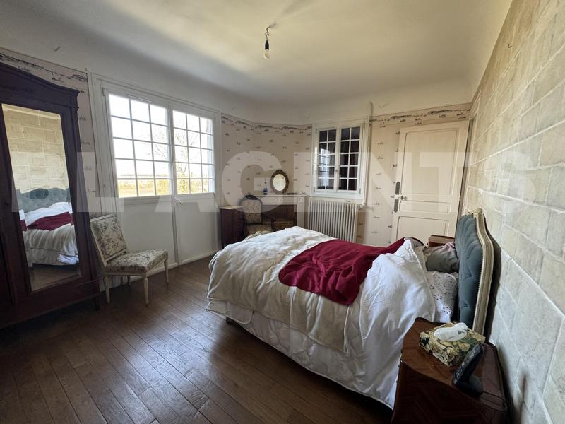 Maison - 300 m² - 8 pièces