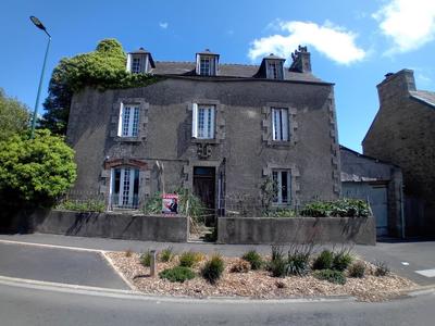 Maison - 174 m² - 8 pièces