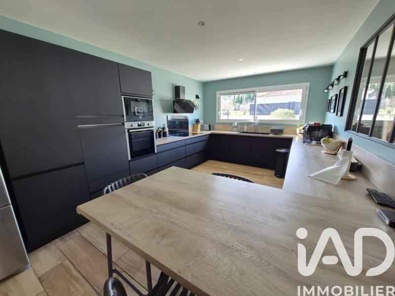 Maison - 204 m² - 7 pièces