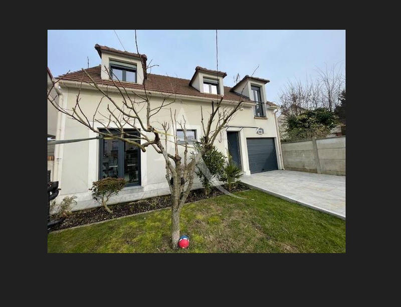 Maison - 104 m² - 4 pièces