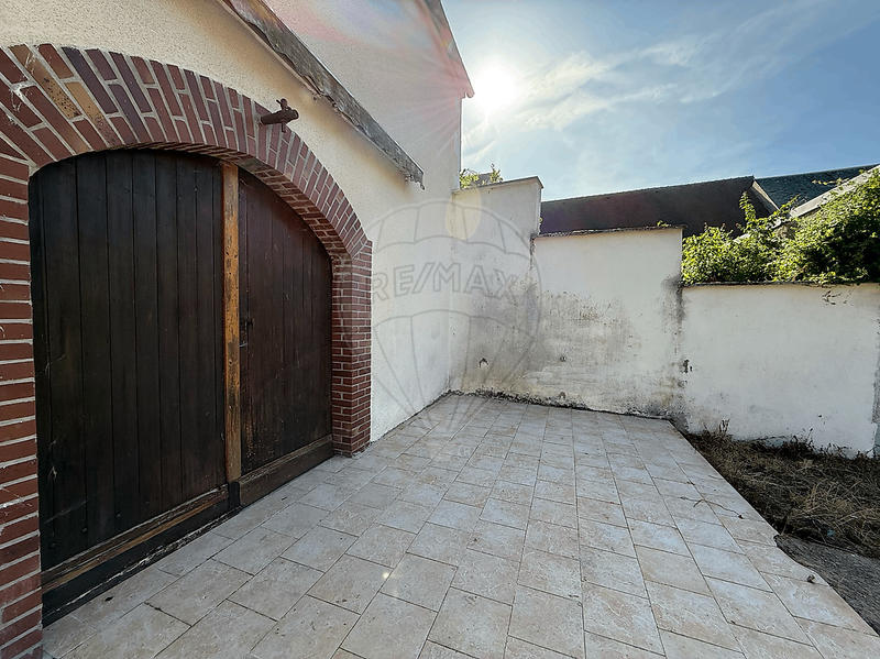 Maison - 278 m² - 9 pièces