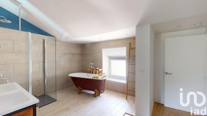 Maison - 590 m² - 20 pièces