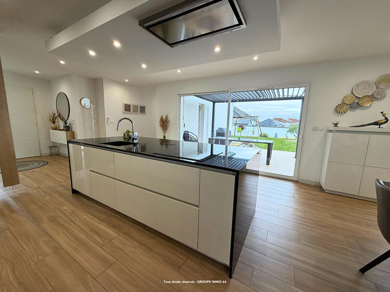 Maison - 147 m² - 6 pièces