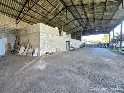 Maison - 220 m² - 6 pièces