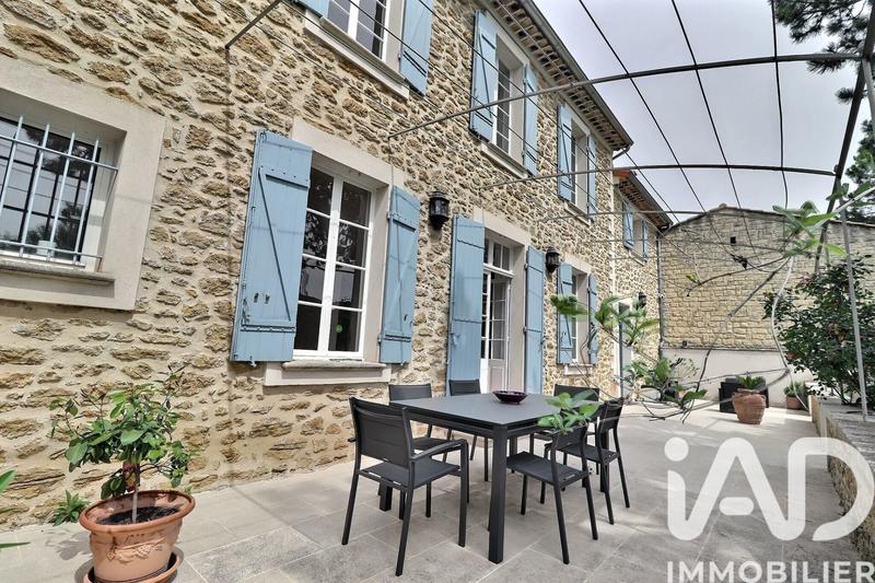 Maison - 180 m² - 7 pièces