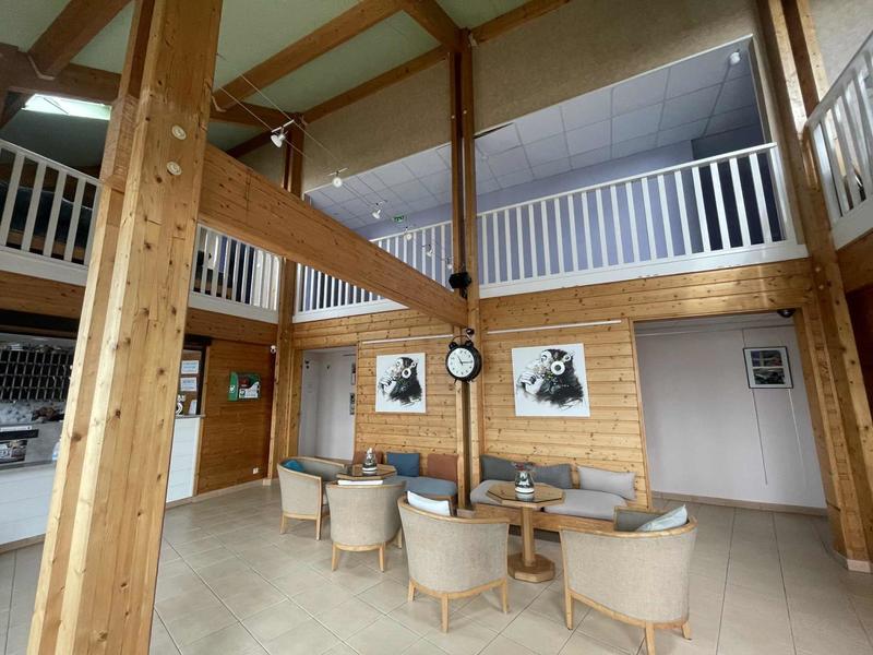 Local commercial - 1 260 m²