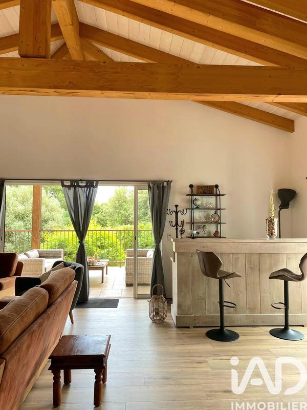 Maison - 295 m² - 11 pièces