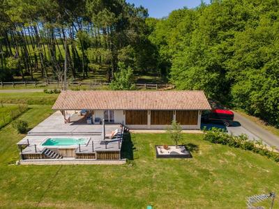 Demeure - 185 m² - 7 pièces