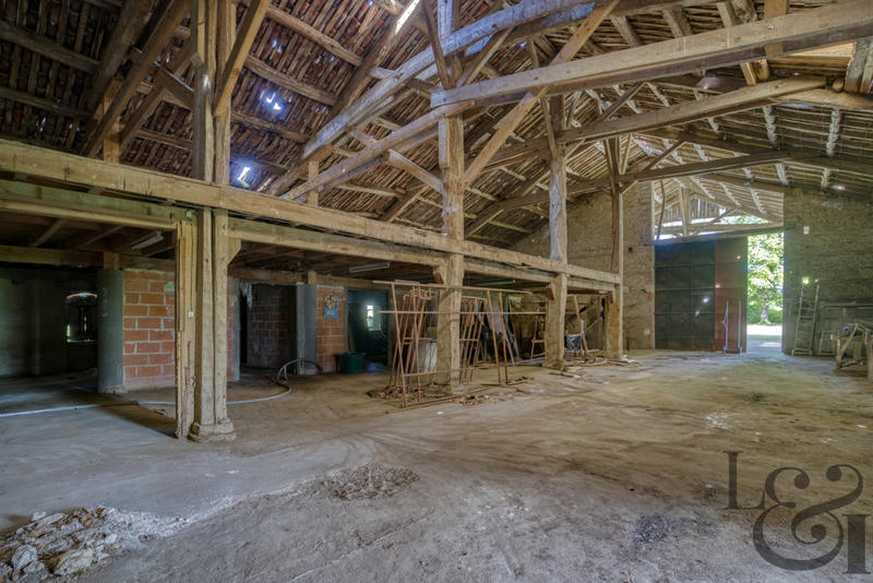 Maison - 208 m² - 9 pièces