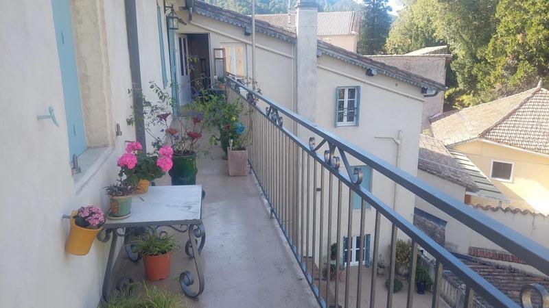 Maison de ville - 373 m² - 18 pièces