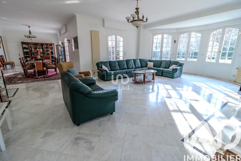 Maison de maîtres - 373 m² - 8 pièces