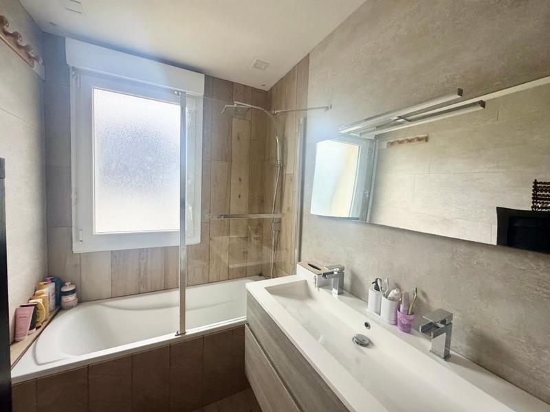 Appartement - 90 m² - 4 pièces